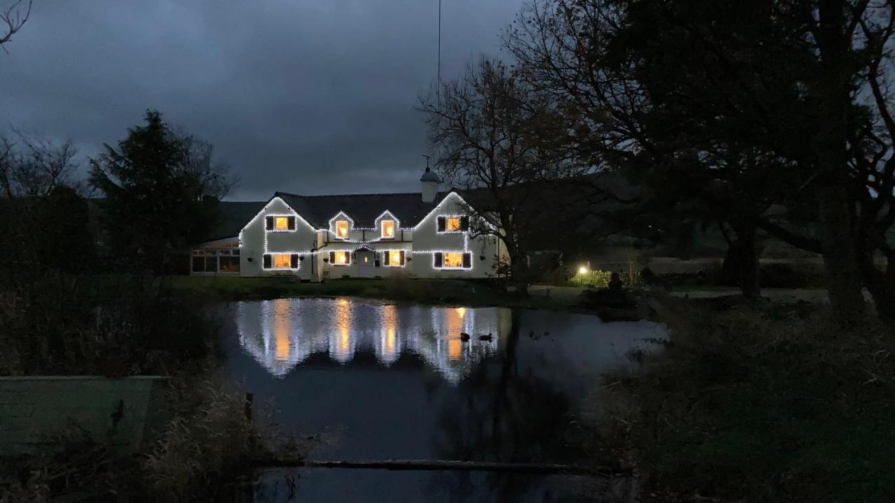 Llwyn Onn Guest House, North Wales Pentrefoelas Exterior foto
