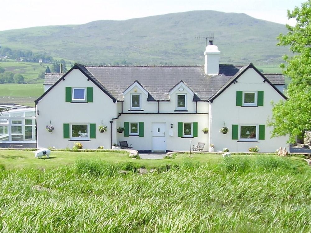 Llwyn Onn Guest House, North Wales Pentrefoelas Exterior foto